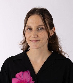 Danielle Lewis headshot